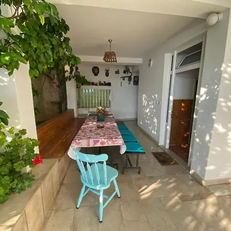 Apartman Mario * Omis