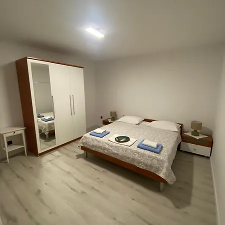 Mario Apartman Omis